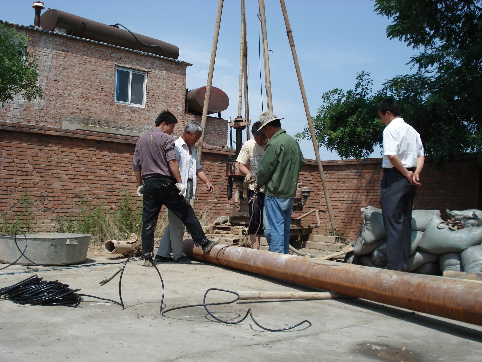 深井陽極施工現(xiàn)場 深井陽極施工現(xiàn)場